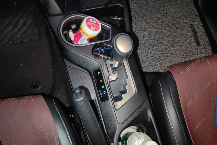 Used Toyota RAV4 2018 2.5L Automatic 4x4 Elite i Edition Gear Lever