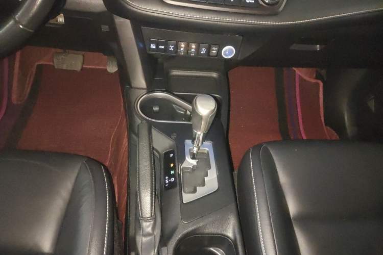 Used Toyota RAV4 2018 2.5L Automatic 4x4 Elite i Edition Gear Lever