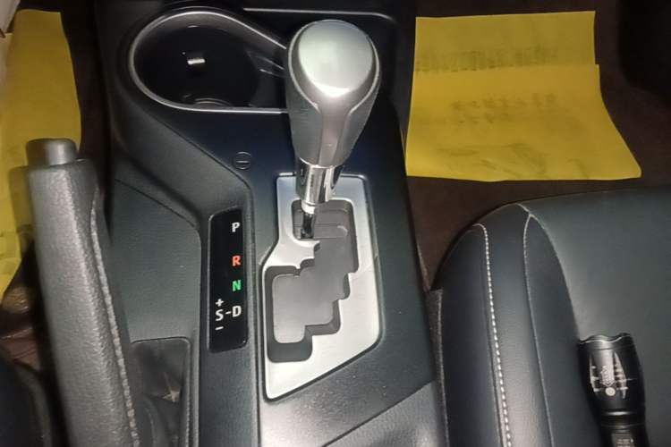 Used Toyota RAV4 2018 2.5L Automatic 4x4 Elite i Edition Gear Lever