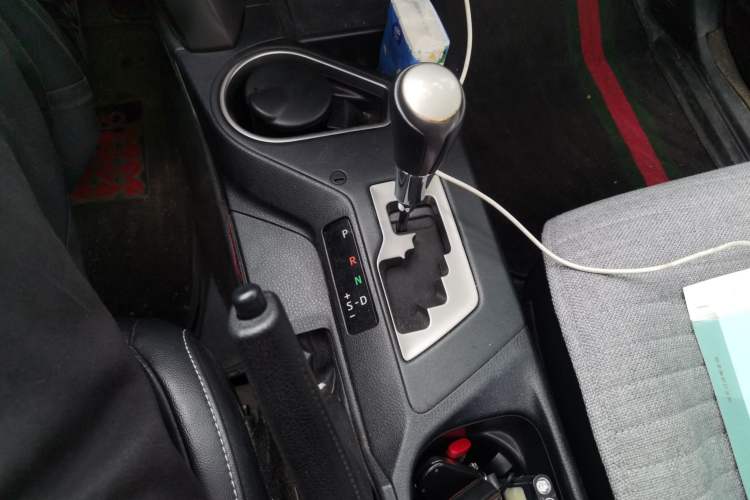 Used Toyota RAV4 2018 2.5L Automatic 4x4 Elite i Edition Gear Lever