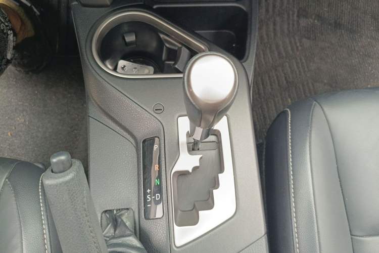 Used Toyota RAV4 2018 2.5L Automatic 4x4 Elite i Edition Gear Lever
