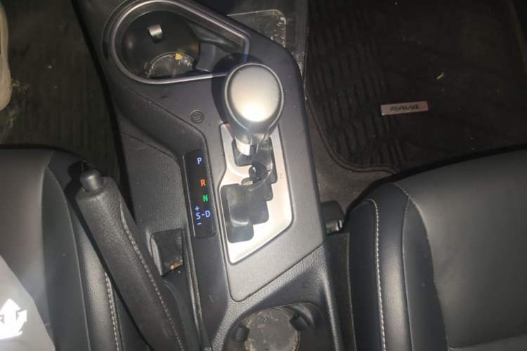 Used Toyota RAV4 2018 2.5L Automatic 4x4 Elite i Edition Gear Lever