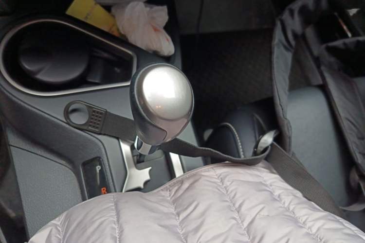 Used Toyota RAV4 2018 2.5L Automatic 4x4 Elite i Edition Gear Lever