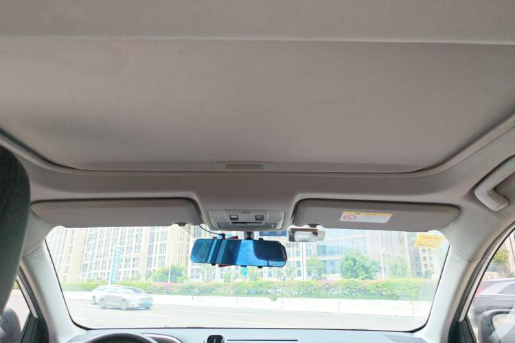 Used Toyota RAV4 2018 2.0L CVT Two-Wheel Drive Fashion X Edition Headliner