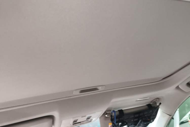 Used Toyota RAV4 2018 2.0L CVT Two-Wheel Drive Fashion X Edition Headliner