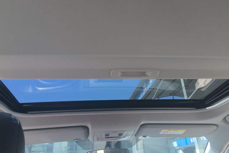 Used Toyota RAV4 2018 2.0L CVT Two-Wheel Drive Fashion X Edition Headliner