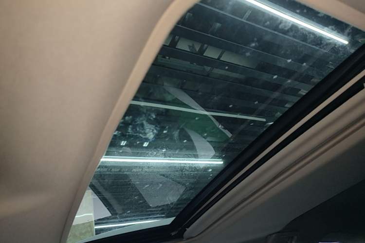 Used Toyota RAV4 2018 2.0L CVT Two-Wheel Drive Fashion X Edition Headliner