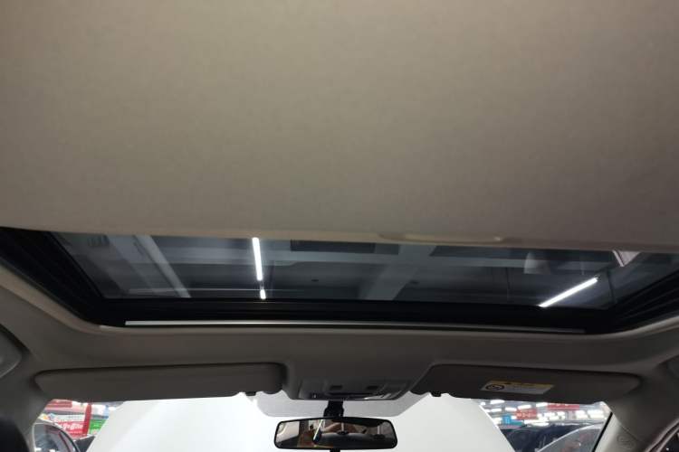 Used Toyota RAV4 2018 2.0L CVT Two-Wheel Drive Fashion X Edition Headliner
