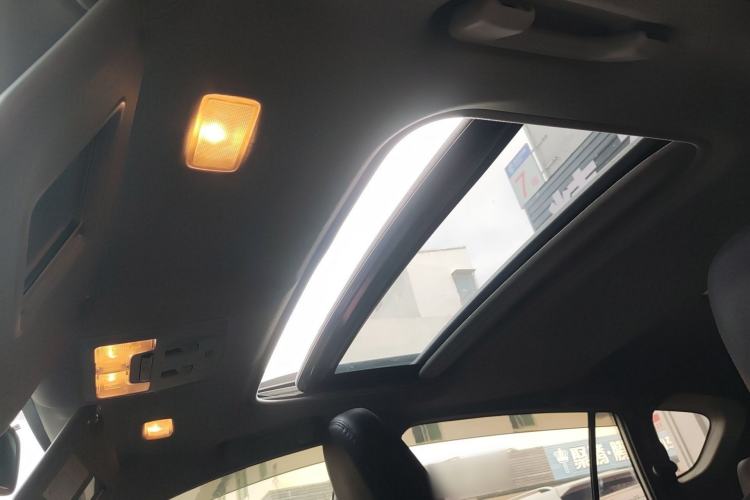 Used Toyota RAV4 2018 2.0L CVT Two-Wheel Drive Fashion X Edition Headliner