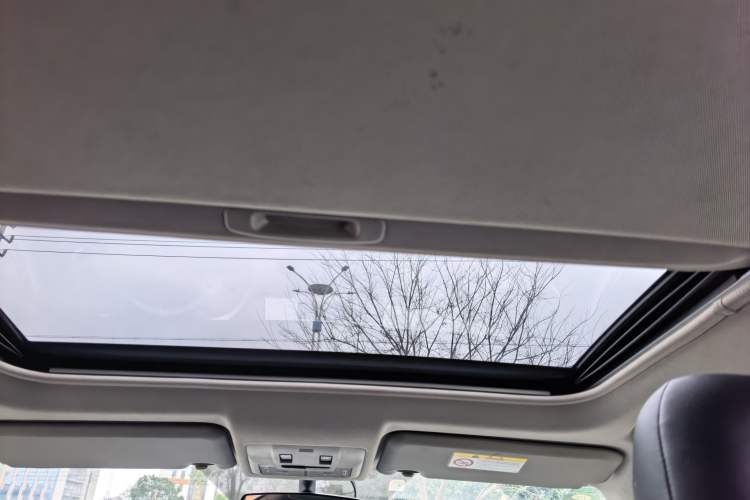 Used Toyota RAV4 2018 2.0L CVT Two-Wheel Drive Fashion X Edition Headliner