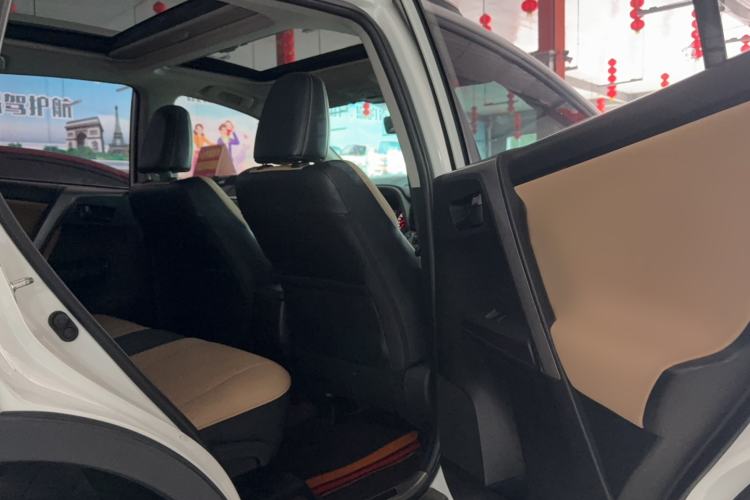 Used Toyota RAV4 2018 2.5L Automatic 4x4 Elite i Edition Interior 1