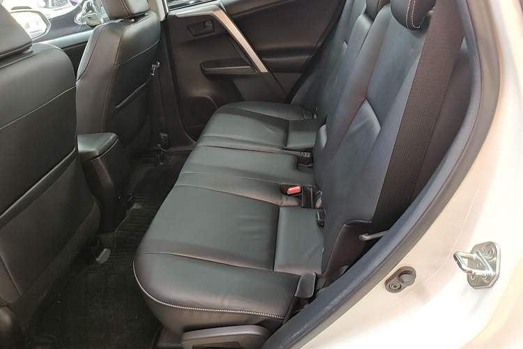 Used Toyota RAV4 2018 2.5L Automatic 4x4 Elite i Edition Interior 1