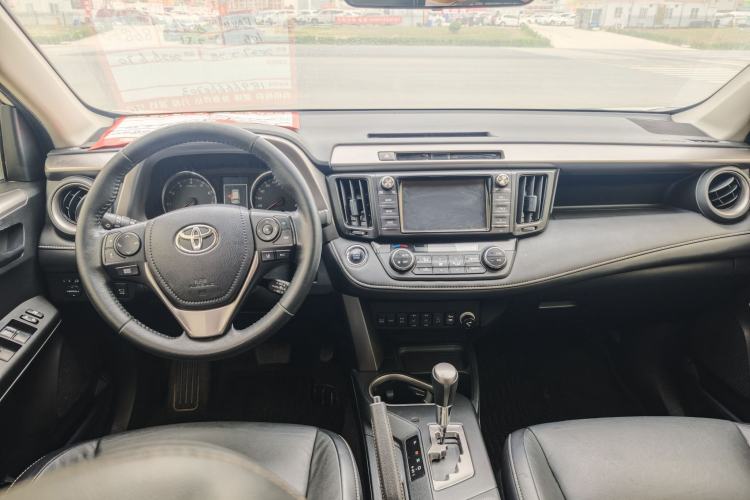 Used Toyota RAV4 2018 2.5L Automatic 4x4 Elite i Edition Interior 1