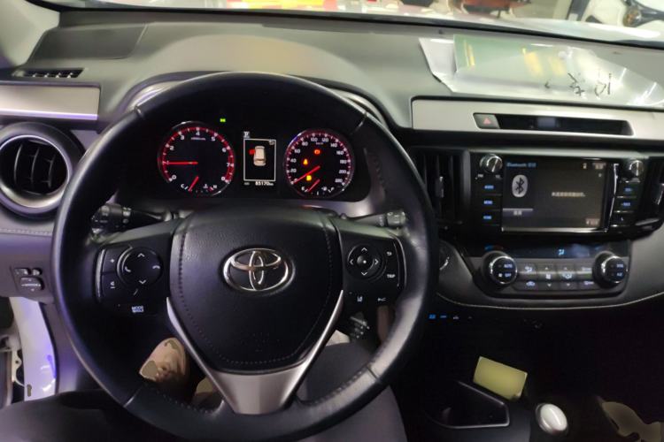 Used Toyota RAV4 2018 2.5L Automatic 4x4 Elite i Edition Interior 2
