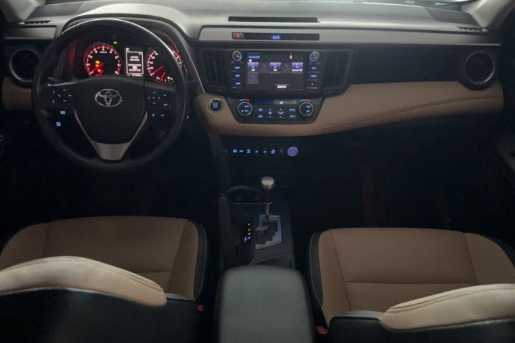 Used Toyota RAV4 2018 2.5L Automatic 4x4 Elite i Edition Interior 2