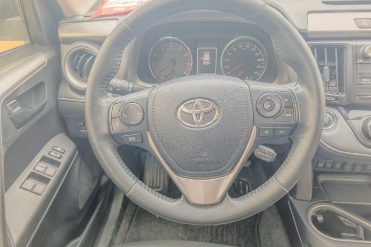 Used Toyota RAV4 2018 2.5L Automatic 4x4 Elite i Edition Interior 2