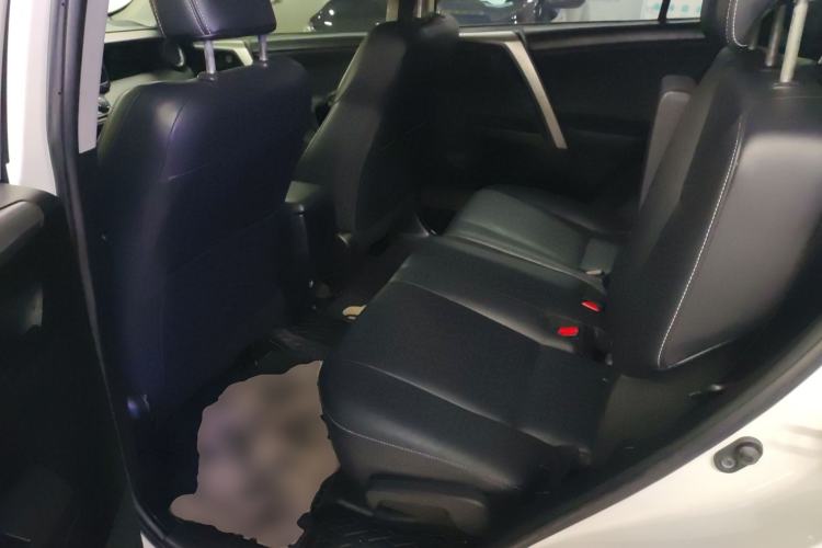 Used Toyota RAV4 2018 2.5L Automatic 4x4 Elite i Edition Interior 4