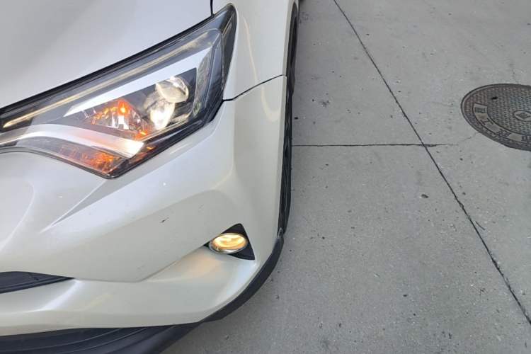 Used Toyota RAV4 2018 2.5L Automatic 4x4 Elite i Edition Left Front Headlight