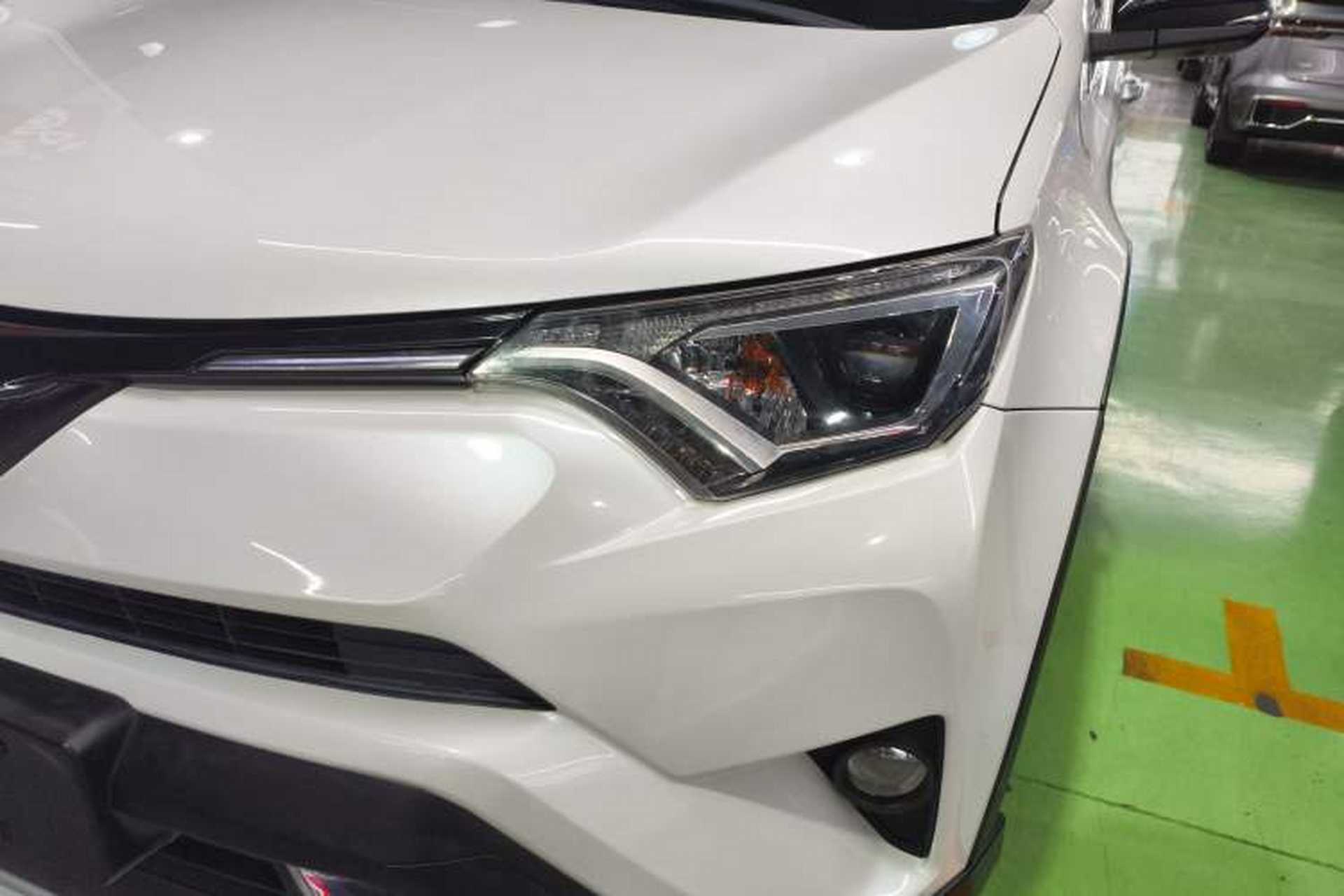 Used Toyota RAV4 2018 2.0L CVT Two-Wheel Drive Fashion X Edition Left Front Headlight