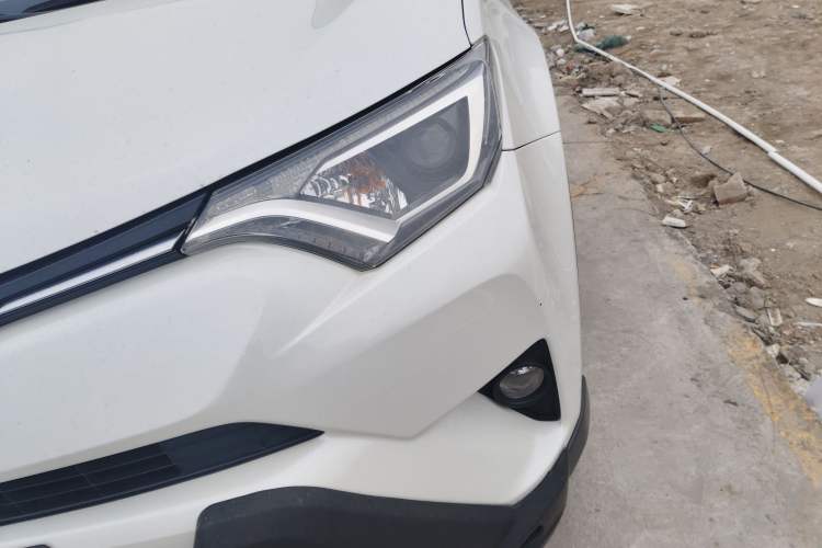 Used Toyota RAV4 2018 2.0L CVT Two-Wheel Drive Fashion X Edition Left Front Headlight