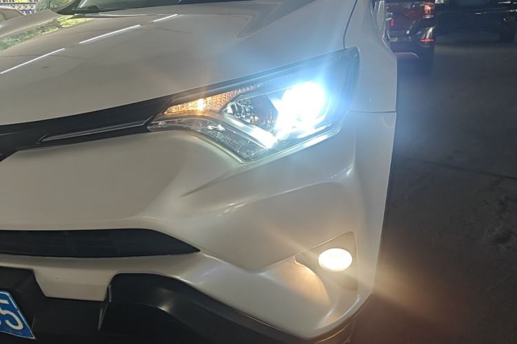 Used Toyota RAV4 2018 2.0L CVT Two-Wheel Drive Fashion X Edition Left Front Headlight