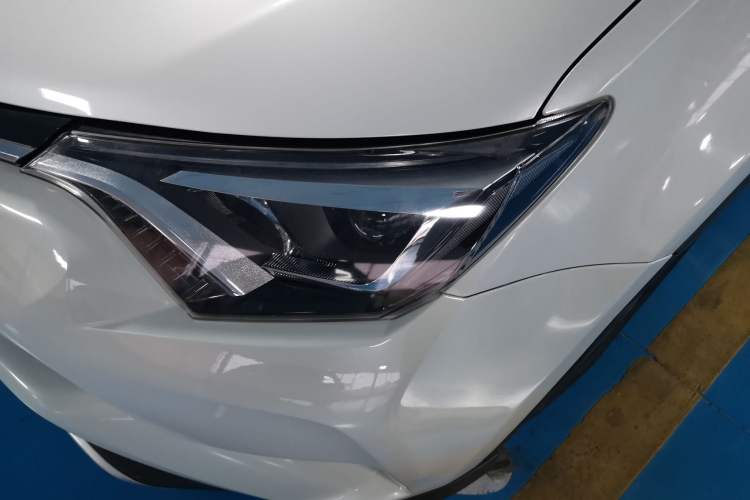 Used Toyota RAV4 2018 2.5L Automatic 4x4 Elite i Edition Left Front Headlight