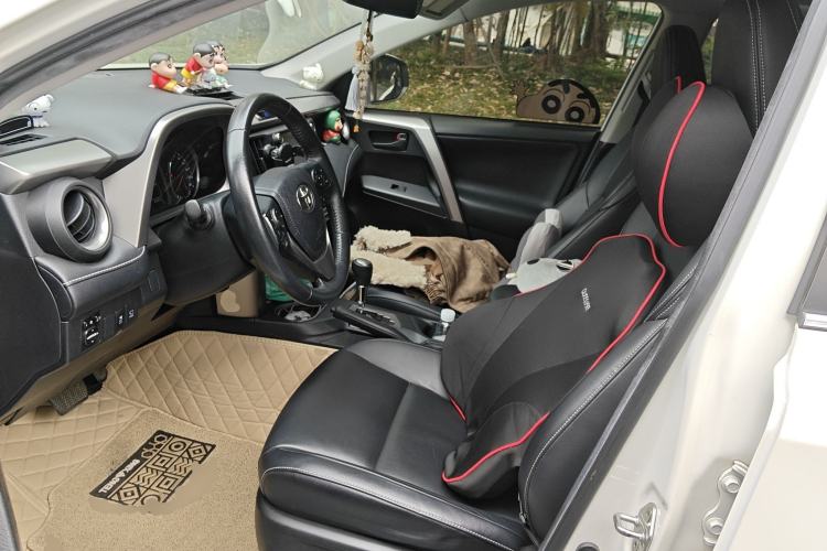 Used Toyota RAV4 2018 2.5L Automatic 4x4 Elite i Edition Left Front Seat