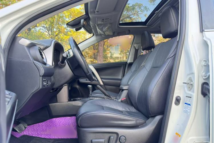 Used Toyota RAV4 2018 2.5L Automatic 4x4 Elite i Edition Left Front Seat