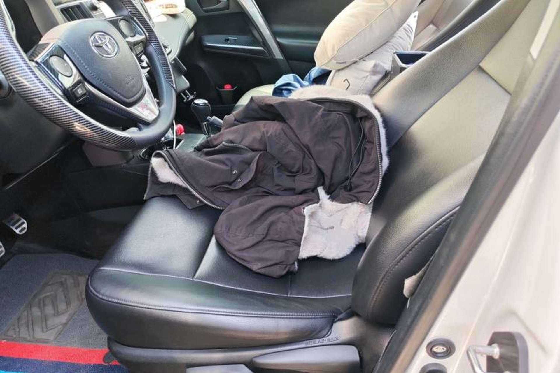 Used Toyota RAV4 2018 2.0L CVT Two-Wheel Drive Fashion X Edition Left Front Seat