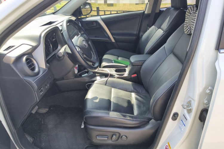 Used Toyota RAV4 2018 2.5L Automatic 4x4 Elite i Edition Left Front Seat