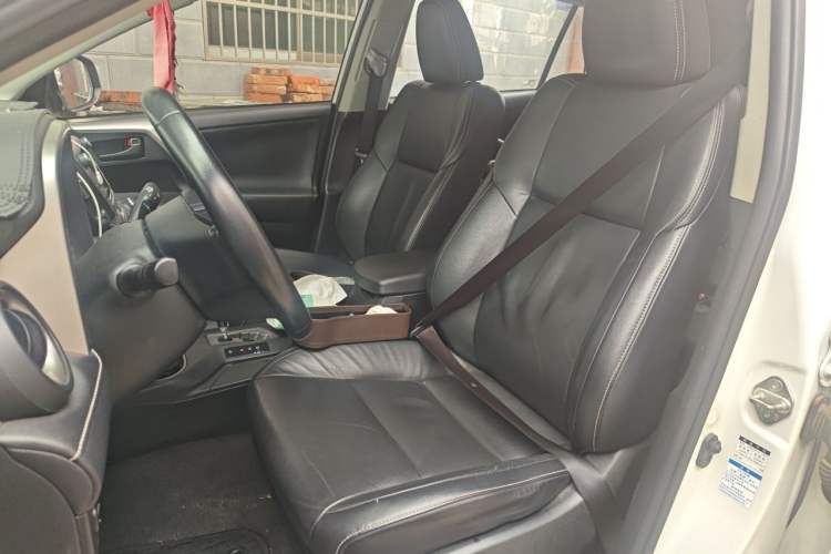 Used Toyota RAV4 2018 2.5L Automatic 4x4 Elite i Edition Left Front Seat