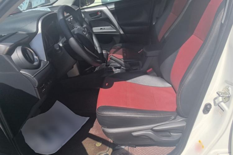 Used Toyota RAV4 2018 2.0L CVT Two-Wheel Drive Fashion X Edition Left Front Seat