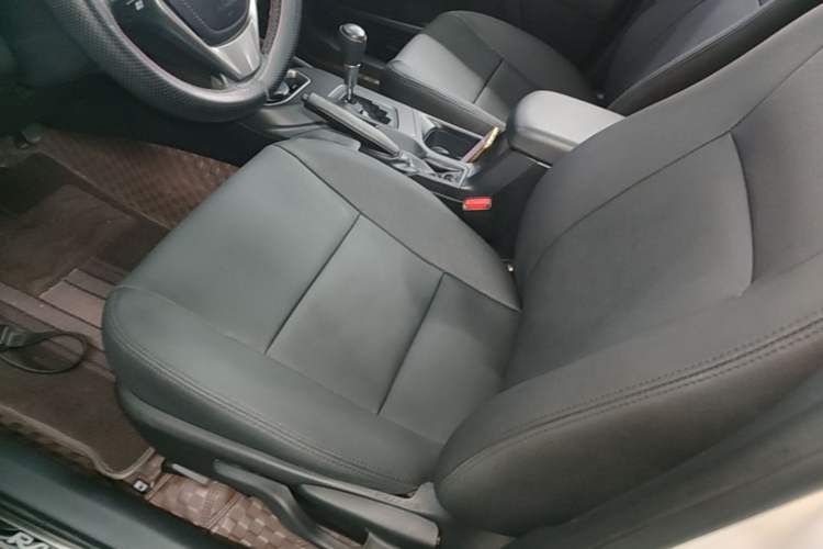 Used Toyota RAV4 2018 2.0L CVT Two-Wheel Drive Fashion X Edition Left Front Seat