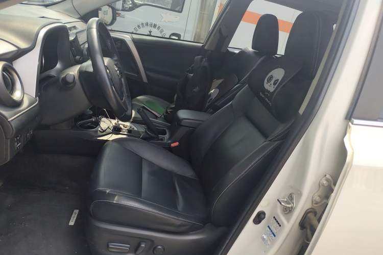 Used Toyota RAV4 2018 2.5L Automatic 4x4 Elite i Edition Left Front Seat