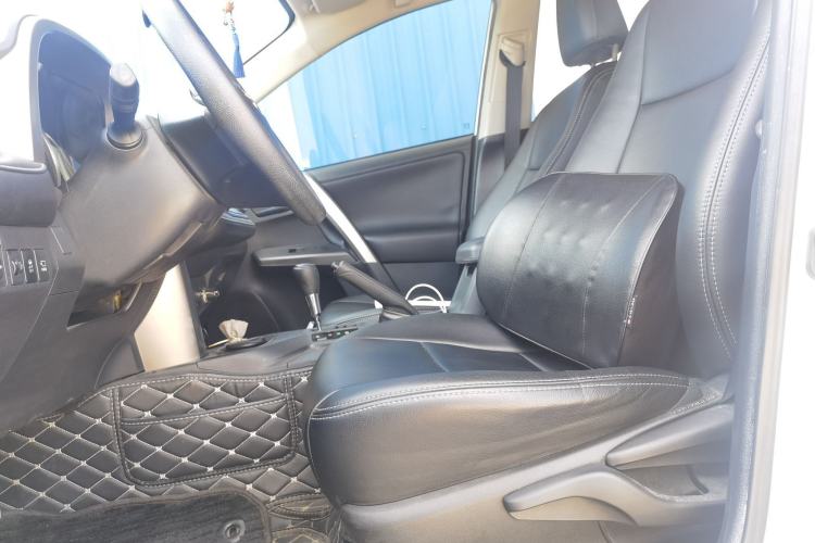 Used Toyota RAV4 2018 2.0L CVT Two-Wheel Drive Fashion X Edition Left Front Seat