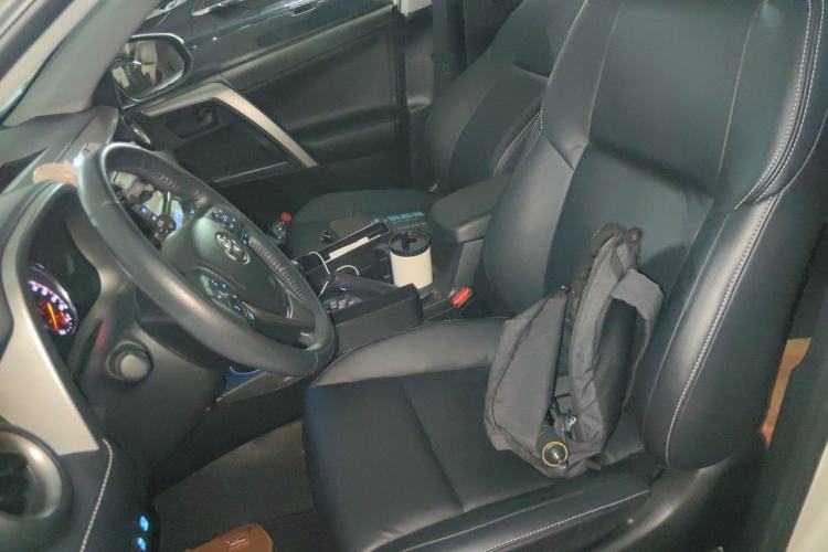 Used Toyota RAV4 2018 2.5L Automatic 4x4 Elite i Edition Left Front Seat