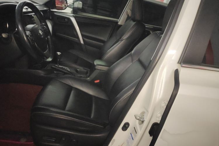 Used Toyota RAV4 2018 2.5L Automatic 4x4 Elite i Edition Left Front Seat