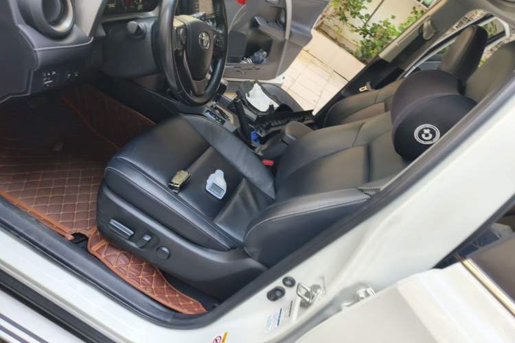 Used Toyota RAV4 2018 2.5L Automatic 4x4 Elite i Edition Left Front Seat