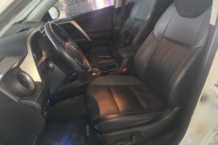 Used Toyota RAV4 2018 2.5L Automatic 4x4 Elite i Edition Left Front Seat