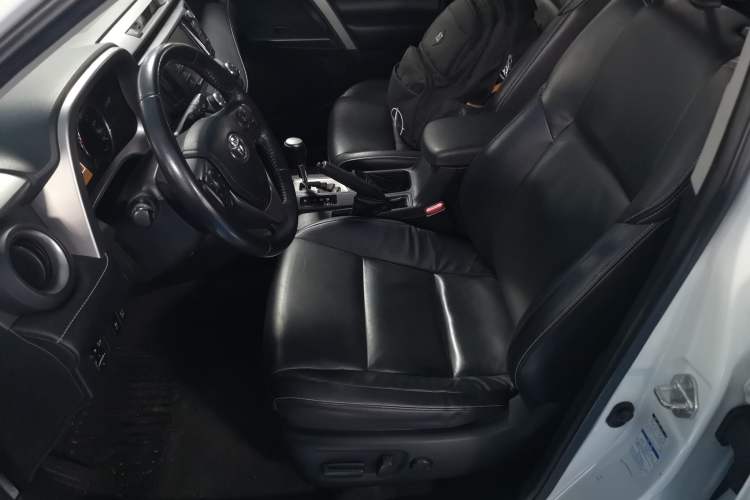 Used Toyota RAV4 2018 2.5L Automatic 4x4 Elite i Edition Left Front Seat