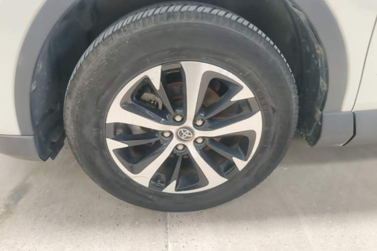 Used Toyota RAV4 2018 2.0L CVT Two-Wheel Drive Fashion X Edition Left Front Wheel Hub