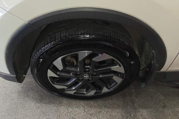 Used Toyota RAV4 2018 2.5L Automatic 4x4 Elite i Edition Left Front Wheel Hub