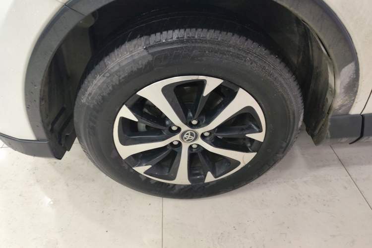 Used Toyota RAV4 2018 2.0L CVT Two-Wheel Drive Fashion X Edition Left Front Wheel Hub