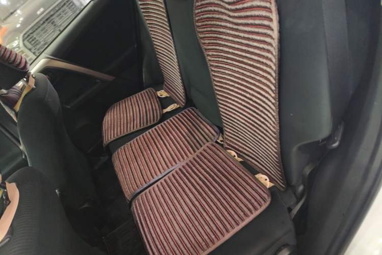 Used Toyota RAV4 2018 2.0L CVT Two-Wheel Drive Fashion X Edition Left Rear Seat