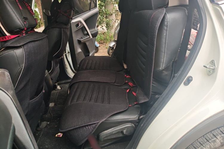 Used Toyota RAV4 2018 2.0L CVT Two-Wheel Drive Fashion X Edition Left Rear Seat