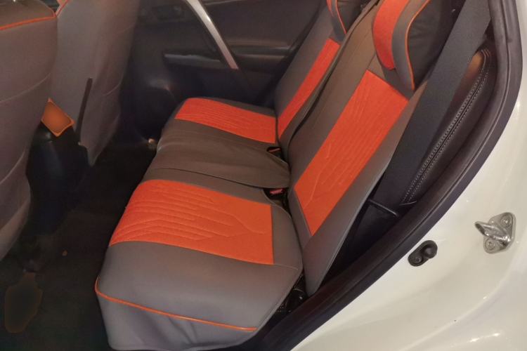 Used Toyota RAV4 2018 2.0L CVT Two-Wheel Drive Fashion X Edition Left Rear Seat
