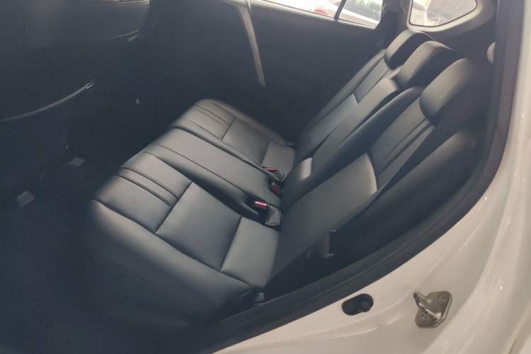 Used Toyota RAV4 2018 2.0L CVT Two-Wheel Drive Fashion X Edition Left Rear Seat