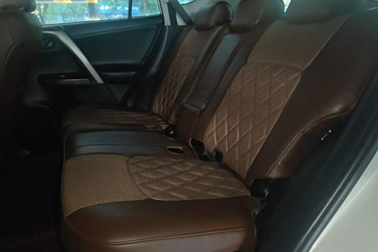 Used Toyota RAV4 2018 2.0L CVT Two-Wheel Drive Fashion X Edition Left Rear Seat
