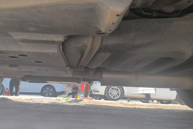 Used Toyota RAV4 2018 2.0L CVT Two-Wheel Drive Fashion X Edition Left Side Sill