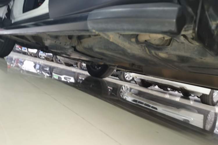Used Toyota RAV4 2018 2.0L CVT Two-Wheel Drive Fashion X Edition Left Side Sill